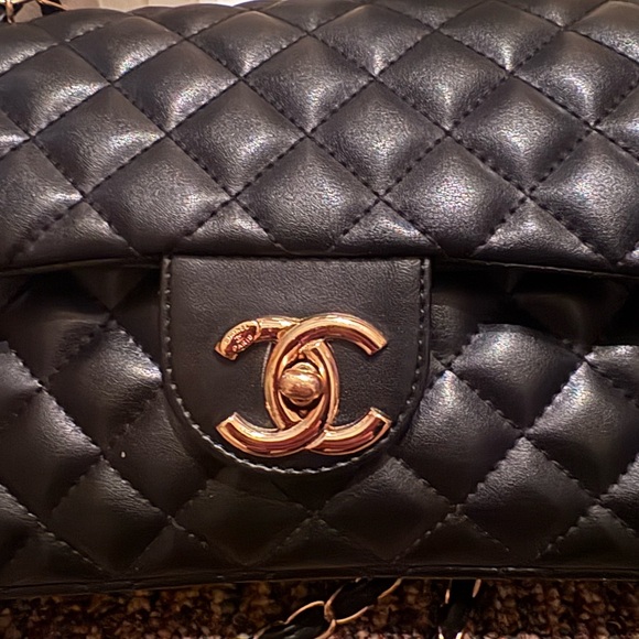Chanel Classic Black Quilted Shoulder Bag - Picture 2 of 7
